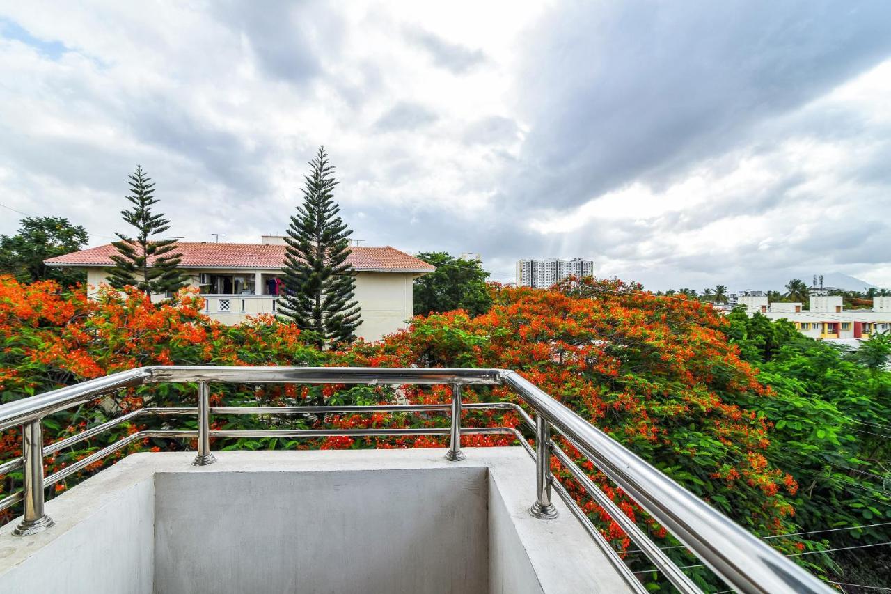 Oyo Flagship Lotus Lakeview Apartments Singānallūr Buitenkant foto