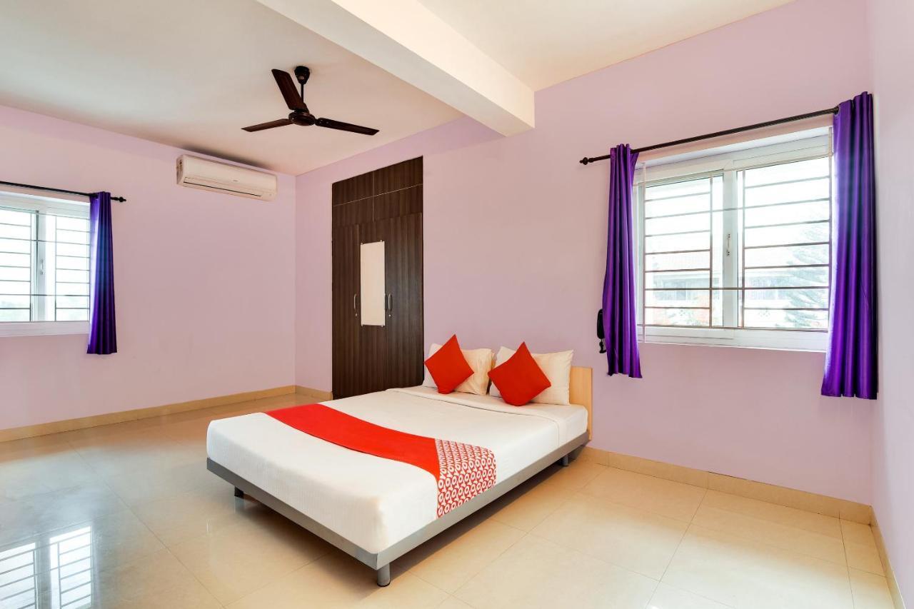 Oyo Flagship Lotus Lakeview Apartments Singānallūr Buitenkant foto