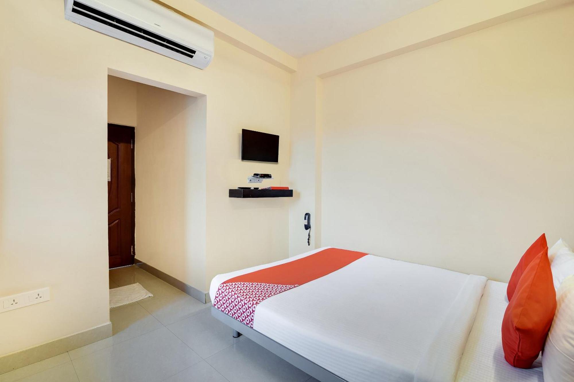 Oyo Flagship Lotus Lakeview Apartments Singānallūr Buitenkant foto
