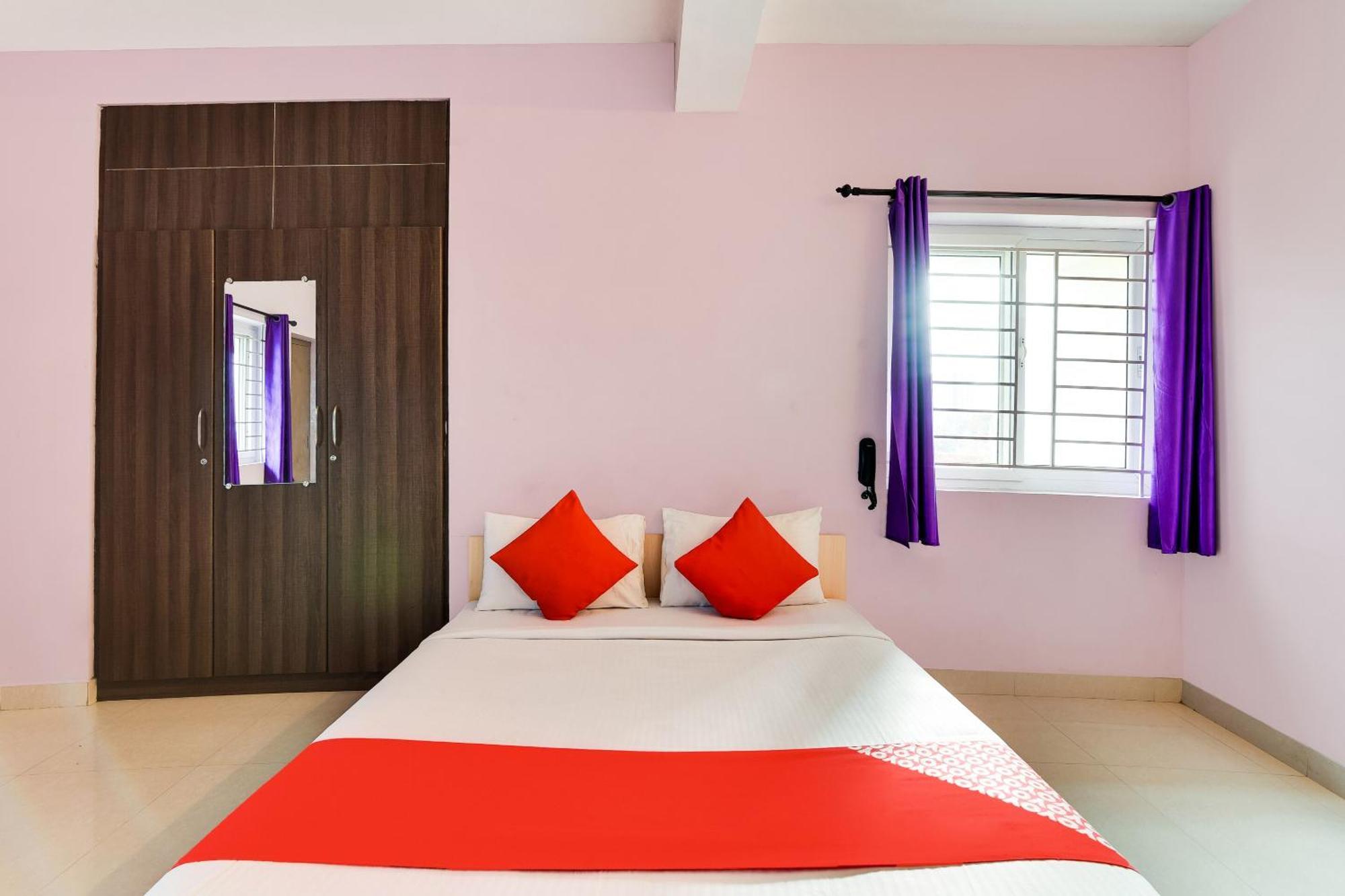 Oyo Flagship Lotus Lakeview Apartments Singānallūr Buitenkant foto
